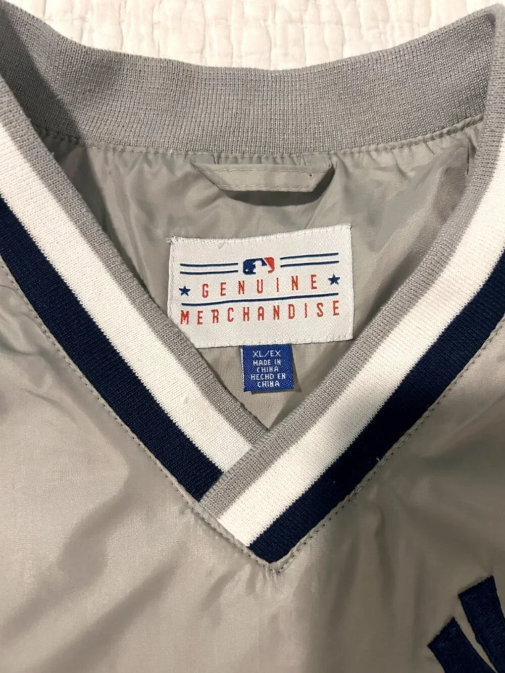 New York Yankee XL V-Neck Pullover, Warm-Up Jacket, Windbreaker.
